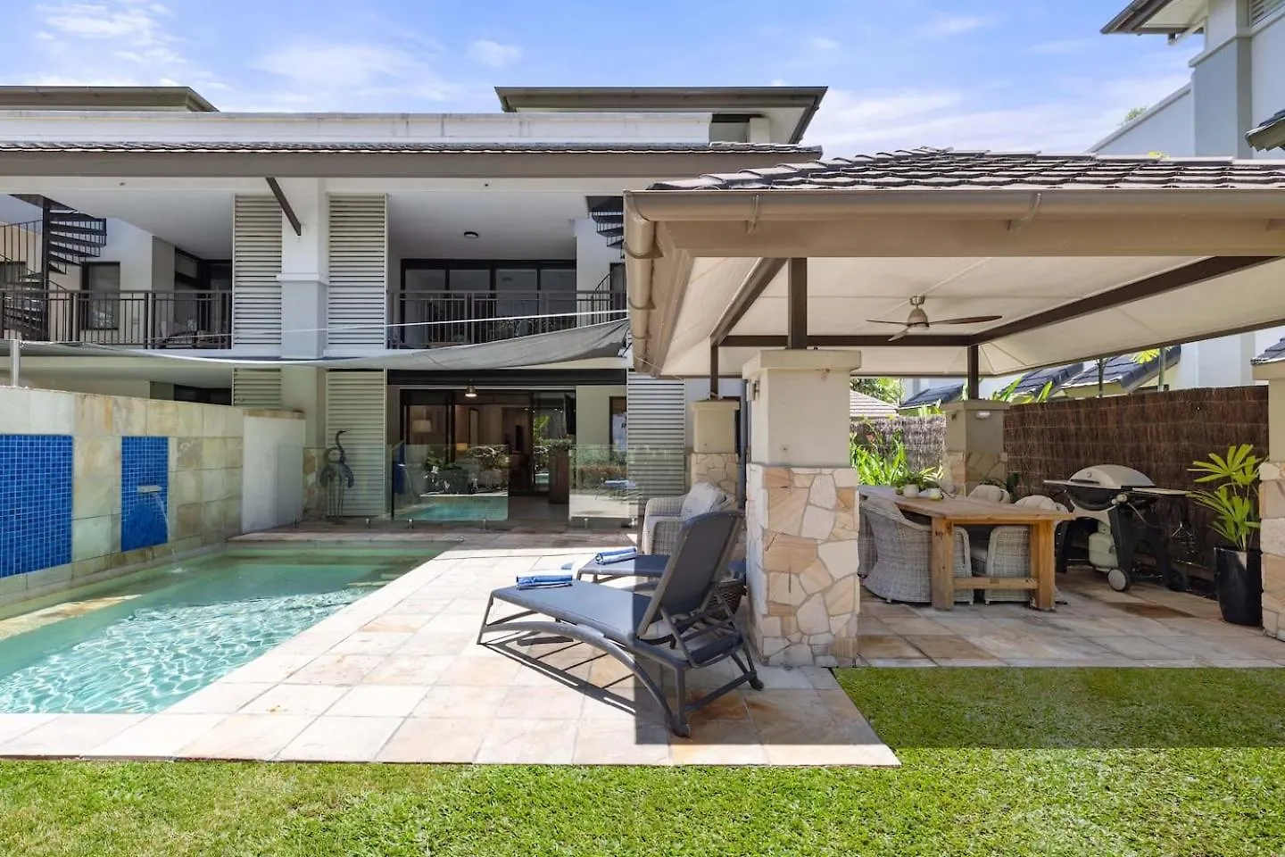 Villa Sanctuary In Temple - Resort Living Redefined Port Douglas Apartment