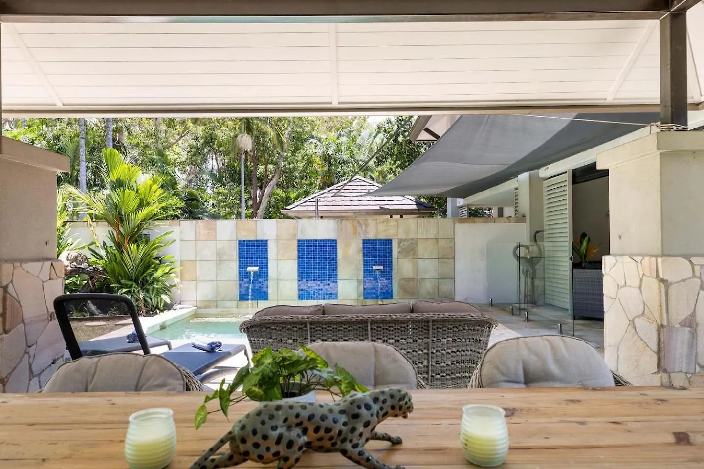 Villa Sanctuary In Temple - Resort Living Redefined Port Douglas Apartment
